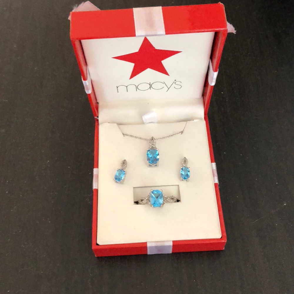 Macy’s Jewelry Set NWT